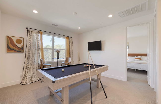 Lakefront w/ Private Pool, Great for Festival Season Lago Luxe by Avantstay - Foto 3