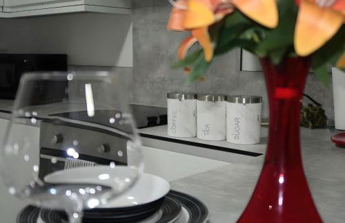 Bloom Court -Sleeps 6-Free Parking with Workspace & High-Speed WiFi - Foto 22