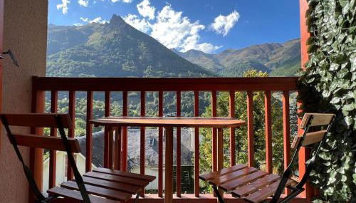 T3 rénové avec balcon, vue montagne et Parking. - Photo 3