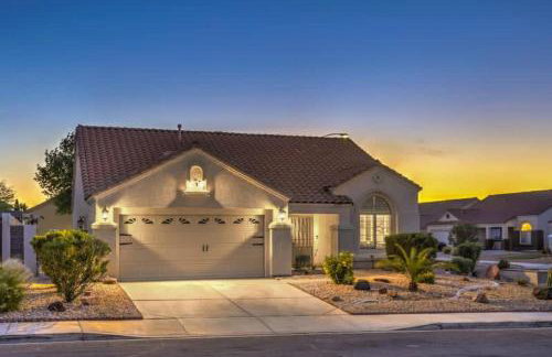 Family Fun for Everyone in Las Vegas- 4 Bedrooms, Billiards, Game Room - Photo 24