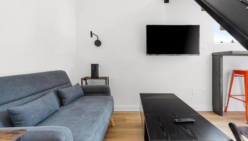Sleek & Stylish Urban Loft - Foto 2
