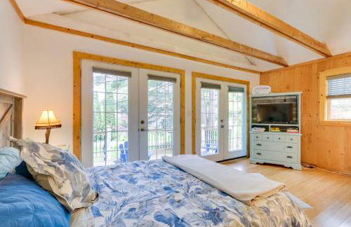 East Otis Vacation Rental with Private Deck and BBQ! - Foto 4