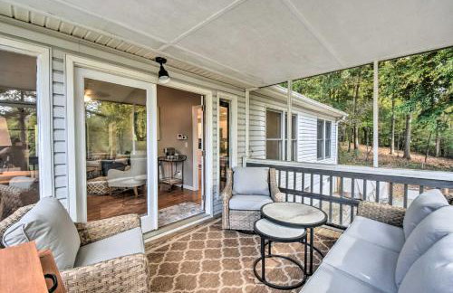 Lakefront Westminster Retreat with Boat Dock! - Foto 27