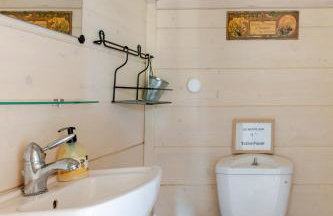 Farmhouse with pool minutes from beach - Photo 20