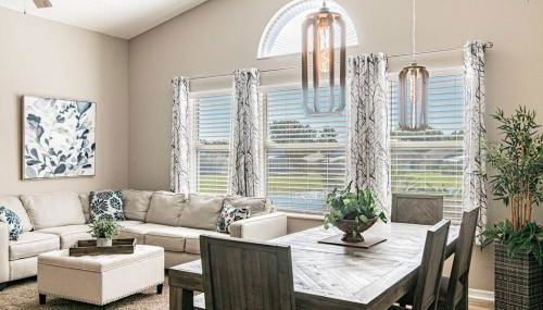 THIS IS PARADISE FOUND! Private In-Ground Pool Home, Views, Near Dis, NO Steps, LOW Rates! - Foto 2