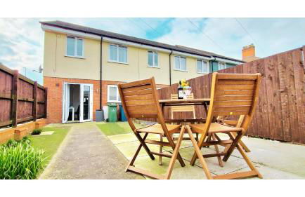 Central Getaway House with Parking, Garden, Wi-Fi - Foto 21