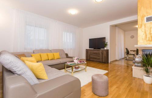 Villa Sweet Home Marija With Heated Pool - Foto 41