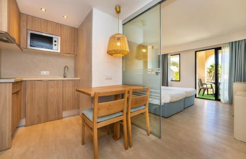 Apartamentos s'Olivera - Photo 20