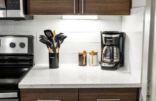 Modern Executive 1BR King Bed - Walk to West 7th - Foto 23