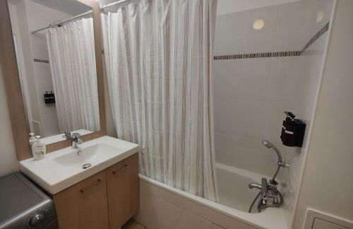 QuietStay 20' PARIS, Connected HOME avec Terrasse - Foto 14