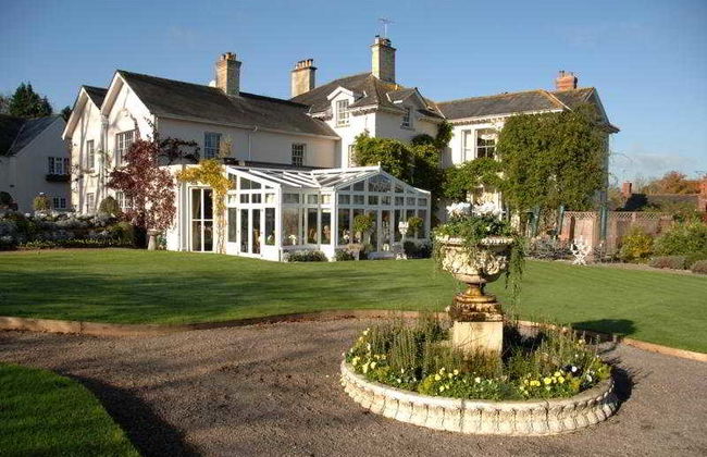 Summer Lodge Country House Hotel - Photo 2