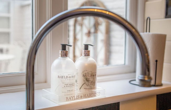 Charming 2 BD House in Tewkesbury Centre - Photo 10