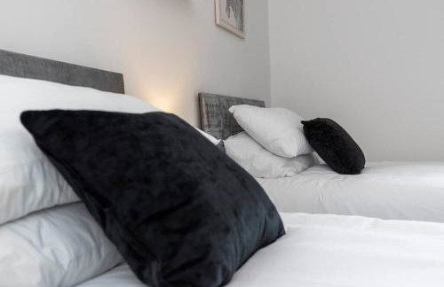 The Normanby! - Photo 8