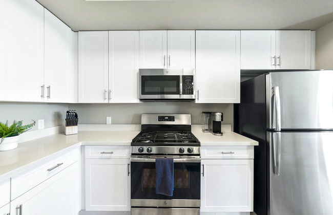 Chic Apt w Jacuzzi Pool BBQ Mountain Views - Foto 49