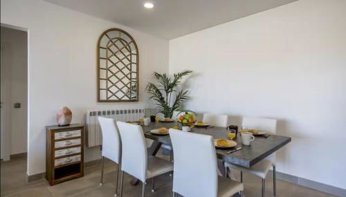 Sunny 3-Bedroom Apartment - Foto 5