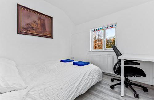 Family House in the Heart of Hanwell with 5 stars! - Foto 4