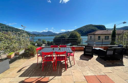 Reflections At The Lake - Foto 1