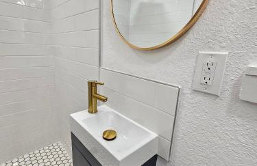 The Hideaway DT Orlando Tiny Home w Free Parking - Foto 80