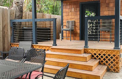 Dog-friendly home with large patio, W/D & central AC - Foto 25