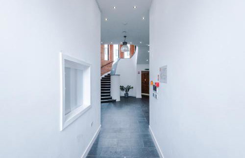 Large Home Salford -Free Parking - Foto 14