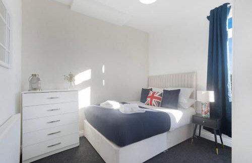 NEW! 2BR in West Terrace, Sleeps 4 - Photo 26