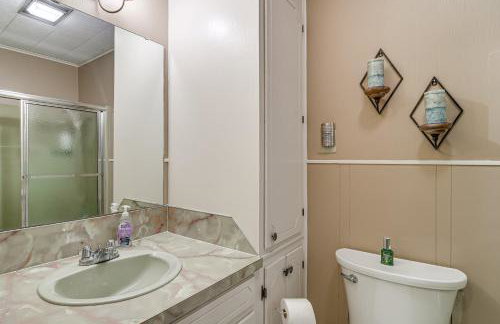 Lakefront Gem with Boat Dock and Fishing Pier in Many - Foto 16