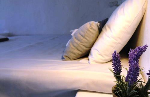 Salty Kisses and Sandy Toes, Seafront Syrmata Houses Authentic Milos Stay - Foto 19