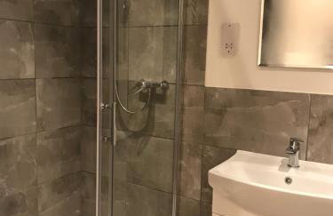 Redhill Lodge - Photo 3