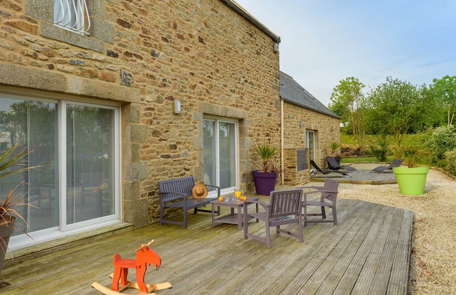 Peaceful Holiday Home in Plouguin With Indoor Pool - Foto 94