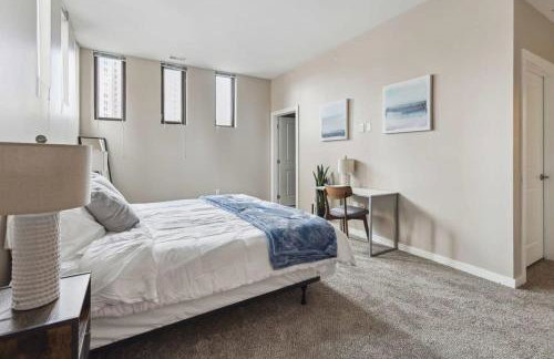 2BR Executive Downtown Apartment by ENVITAE - Foto 38