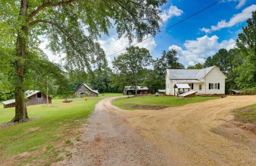 2 Mi to Lake Lineville Farmhouse with Fire Pit - Foto 30