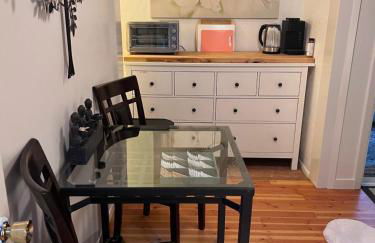 Arcata Forest Retreat Peaceful Redwood Suite 5 min to Downtown Arcata w Private Patio Fountain & Fire Pit - Foto 19