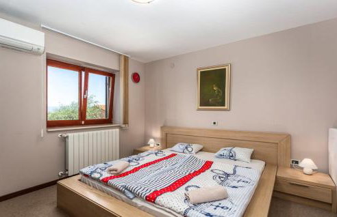 Villa With Pool, Jacuzzi, Sauna, Fitness, Playground & Wine Cellar - Photo 34