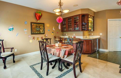 Centrally Located Family Home with Pool - Foto 10