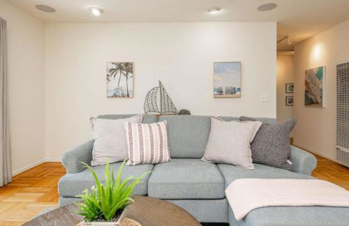 Entire Oceanview Coastal Retreat in Pacifica - Photo 3