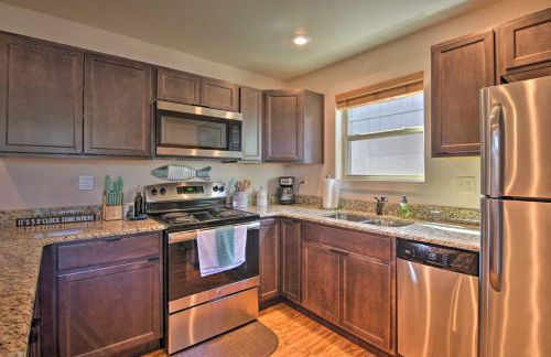 Resort Cabin with Nearby Pool and Lake Access! - Foto 10