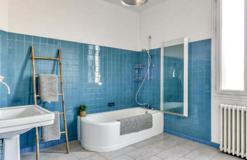 Big House - Parking Privée - Piscine - Wifi - tout équipée - Foto 44