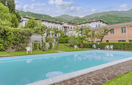 HOST4U - Loft del GARDA Residence with Pool, Front Lake Building - Foto 10