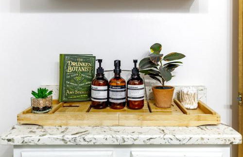 Jungle House Luxury Homes - Columbus Downtown Short North - Walk to Convention Center & Nationwide Arena - Sleeps up to 10 - Free Parking - Over 5,800 Five Stars - Foto 20