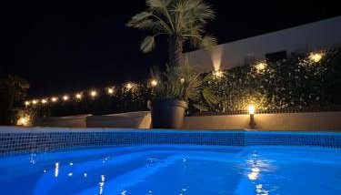 Sunluxvilla 4BR Heated Pool Jacuzzi Sauna - self check in - Photo 4