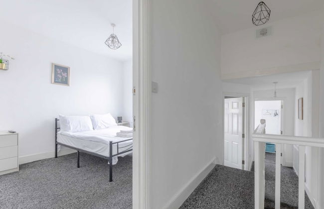 Spacious & Newly Renovated 4BD House East Ham! - Foto 11