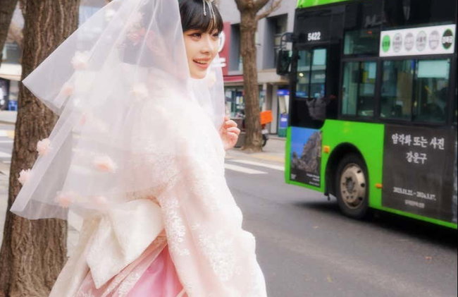 Traditional Hanbok Rental - Photo 8