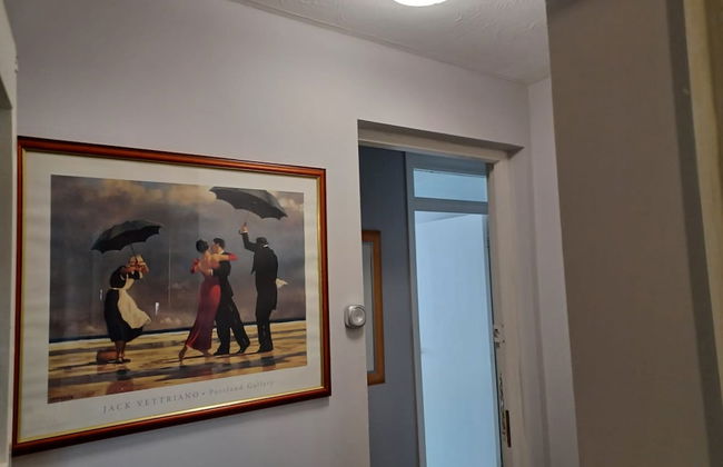 White Door Malt-Huku Kwetu (Dunstable) - Foto 4