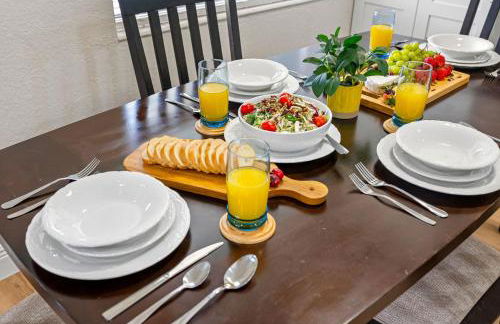 Stunning Tampa Stay Prime Location & Comfort! - Foto 23