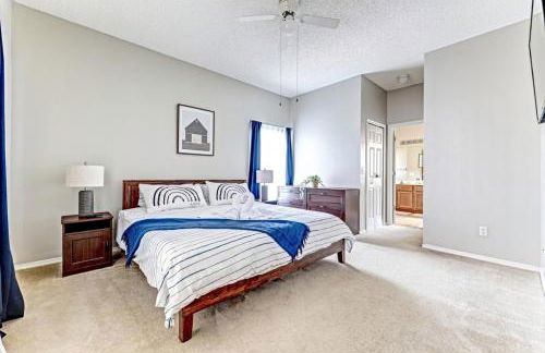 Magical Villa Pool Game Room Close to Disney - Foto 41