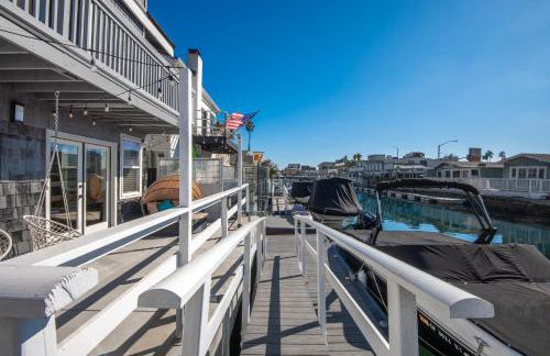 Sunset Island 3 Level Home on the Water sleeps 10 - Photo 50