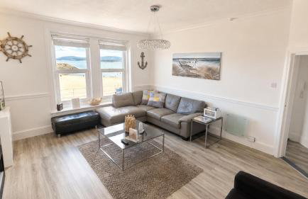 Beachfront Apartment with Sea View and Parking - Foto 49