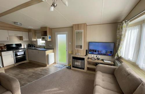 Holiday Park Caravan Fluffy in Harts Holiday Park - Photo 1