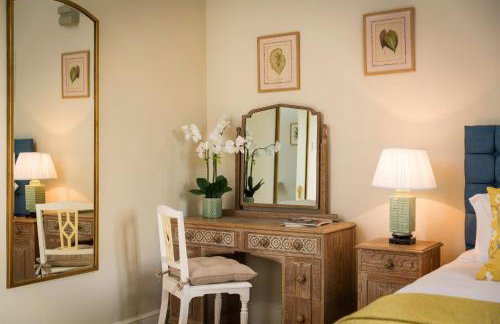 Hollins Farmhouse - Photo 17