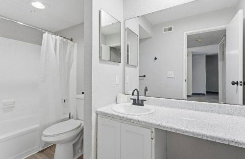 Comfortable stay with smart layout - Photo 4